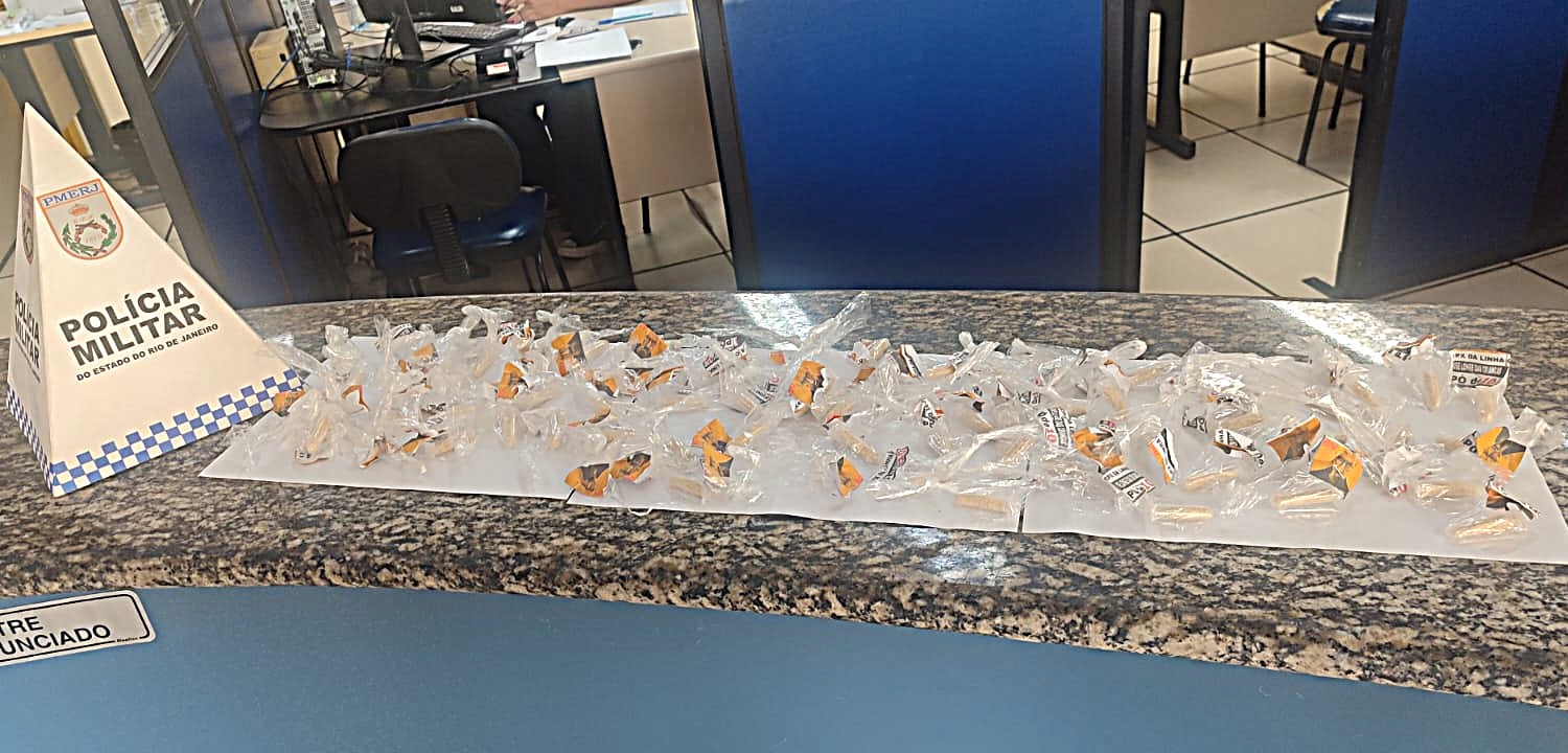 26.cf.res.polÍcia.pm apreende mais de 2,7 quilos.2.cocaÍnna.divulgaÇÃopm