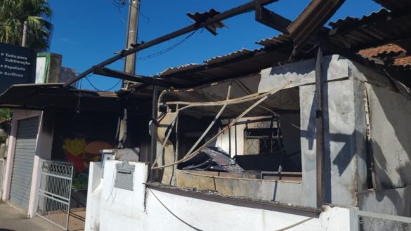 30.cf.res.cidades.amigos criam vaquinha após incêndio.1.incÊndio.divulgaÇÃodefesacivil