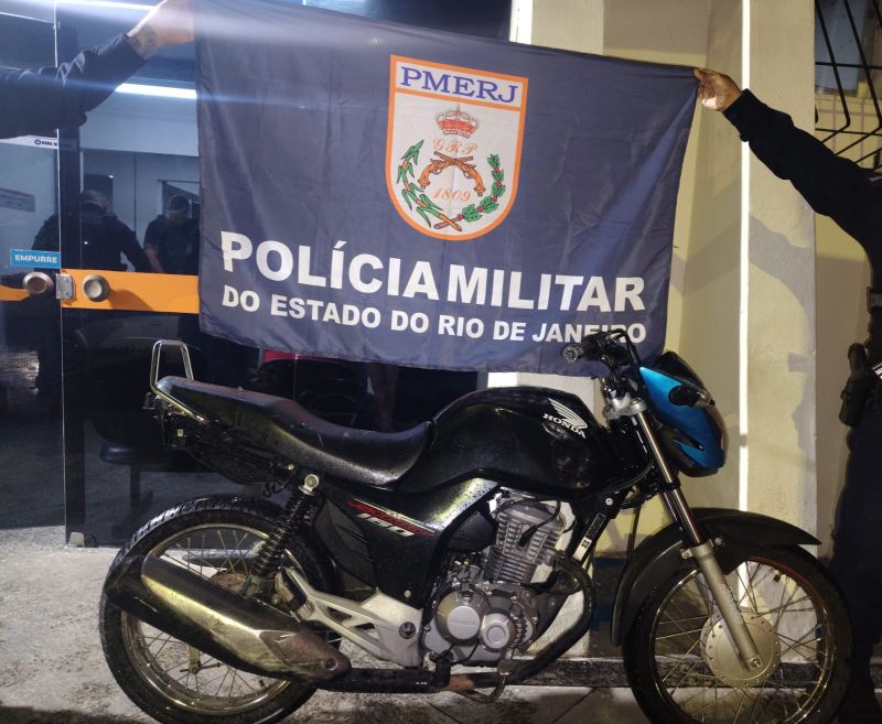 32.cf.res.polÍcia.polícia prende homem e apreende três adolescentes.2.moto.divulgaÇÃopm