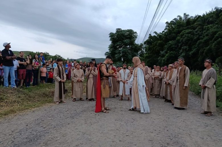 42 cf cidades encenação da paixão de cristo acontece nesta sexta feira, dia 3, no bairro vista alegre (1)