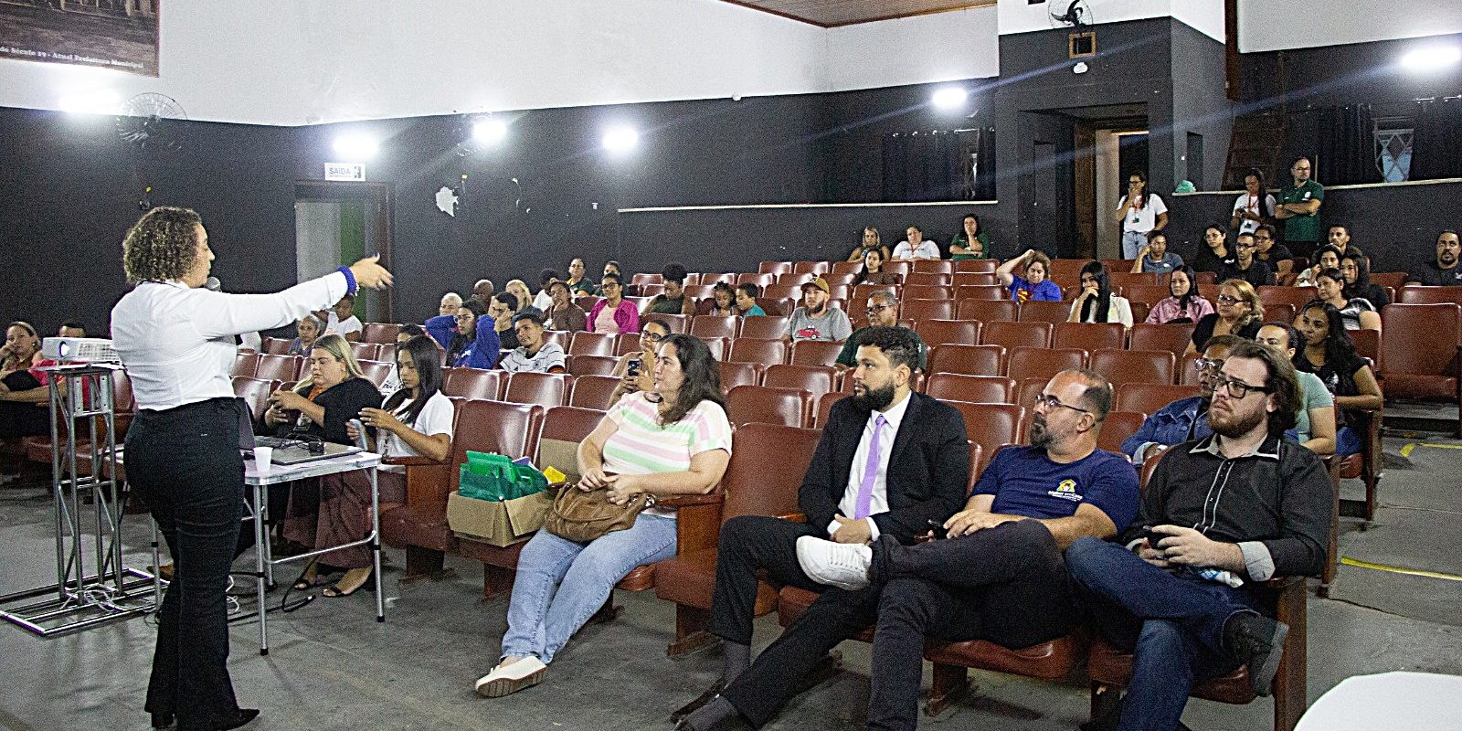 42.cf.res.economia.prefeitura de itatiaia inicia aulas.1.aula.divulgaÇÃopmi