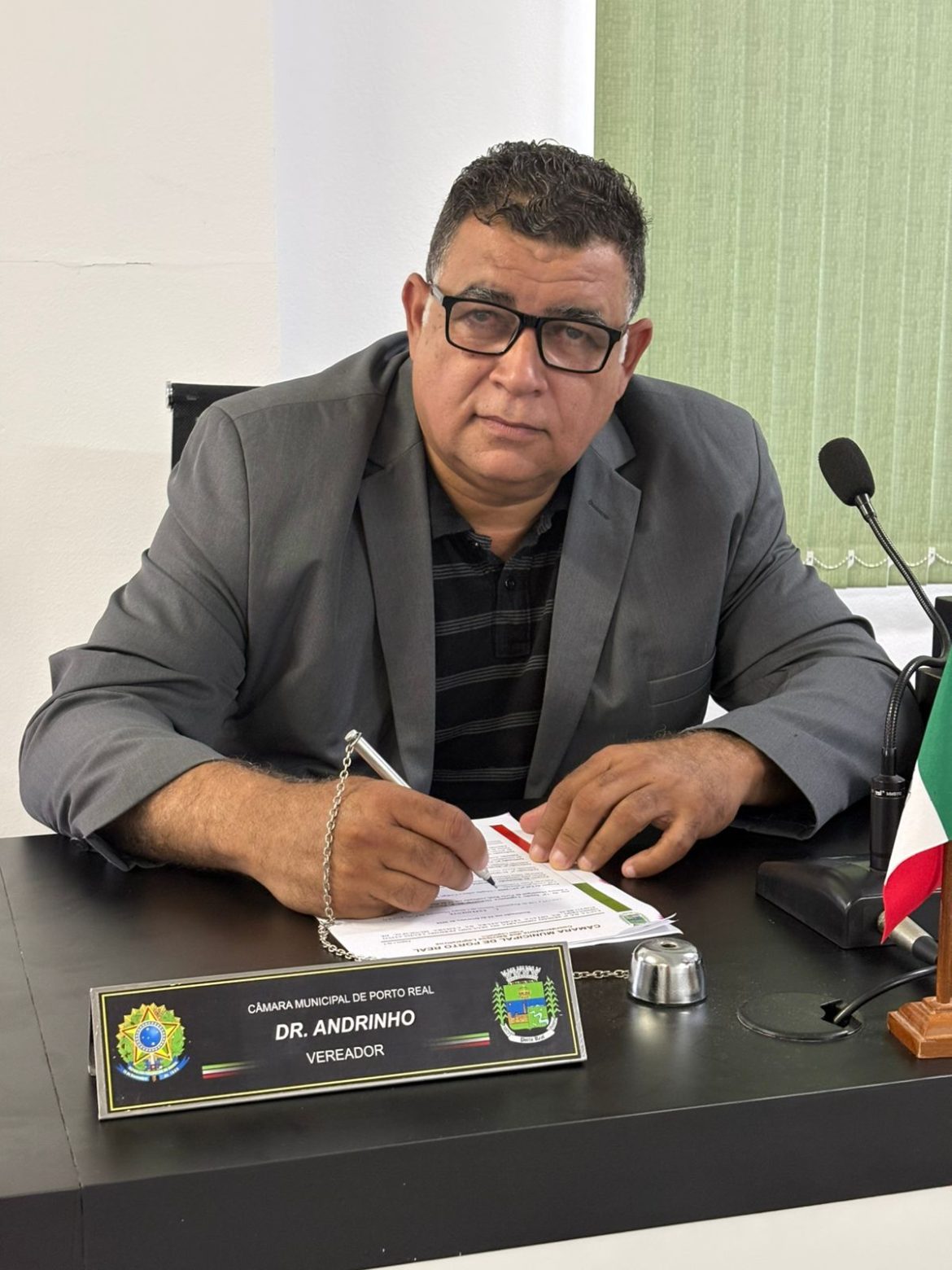 a 60 politica vereador andrinho cobra reajuste salarial para servidores públicos divulgaÇÃo