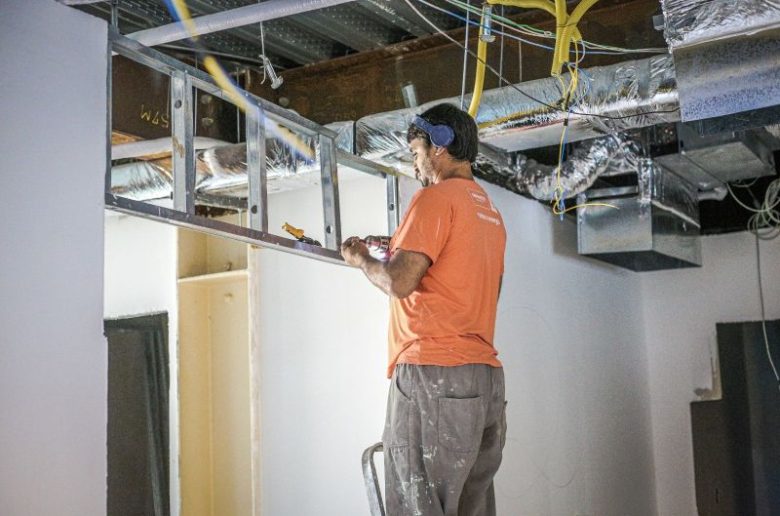 avanço nas obras de reforma do centro de imagem de volta redonda no estádio da cidadania adriana cópio secom