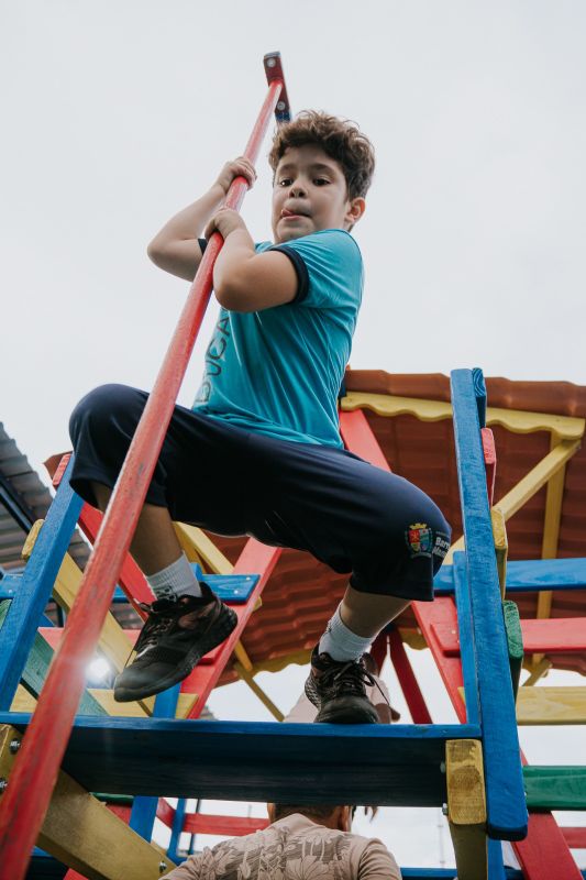 prefeito de barra mansa inaugura novo espaço de lazer na escola nove de abril yuri melo111 prefeito de barra mansa inaugura novo espaço de lazer na escola nove de abril yuri melo111