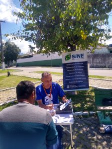 sine itinerante leva serviços de emprego a bairros de itatiaia