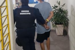 suspeito de descumprir medida protetiva é preso dentro da delegacia de polícia de volta redonda divulgação semop