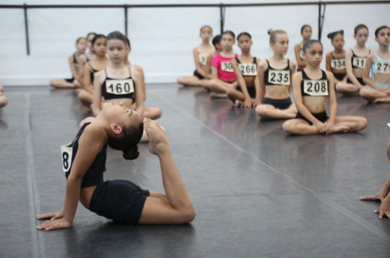 38.cf.res.cidades.itatiaia recebe pré seleção da escola bolshoi.2.experiÊncia.divulgaÇÃoescolabolshoi (3)